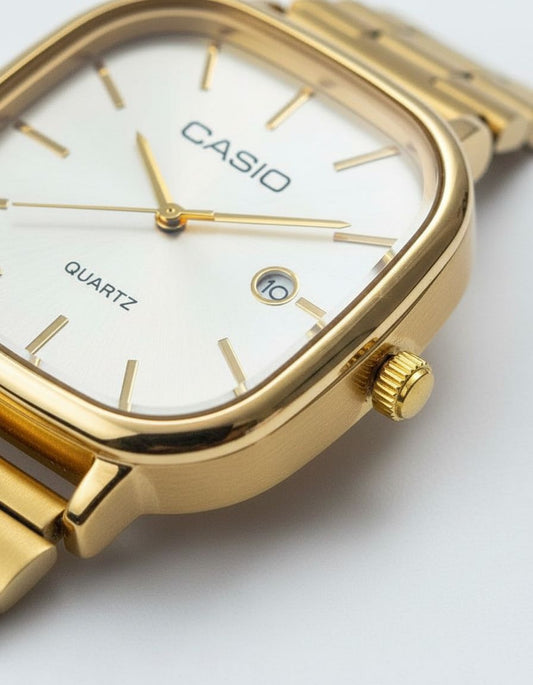 Montres Casio Couple Gold : Élégance Dorée & Style Duo