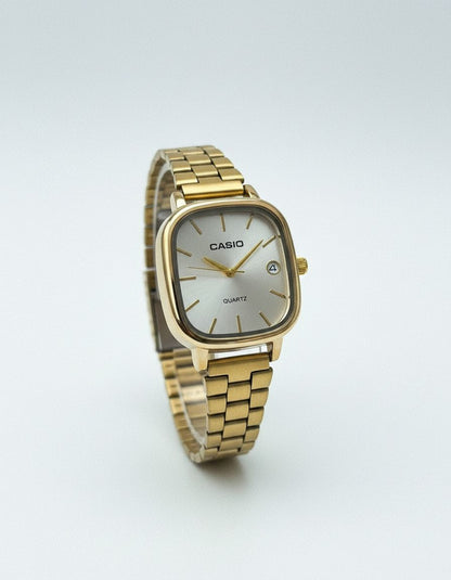 Montres Casio Couple Gold : Élégance Dorée & Style Duo